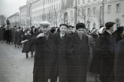 Ноябрьская демонстрация 1960 года. Улица Институтская