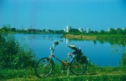 Велосипед "Салют" на фоне реки М. Кокшага