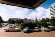 Автомобили на стоянке у Росгипроводхоза